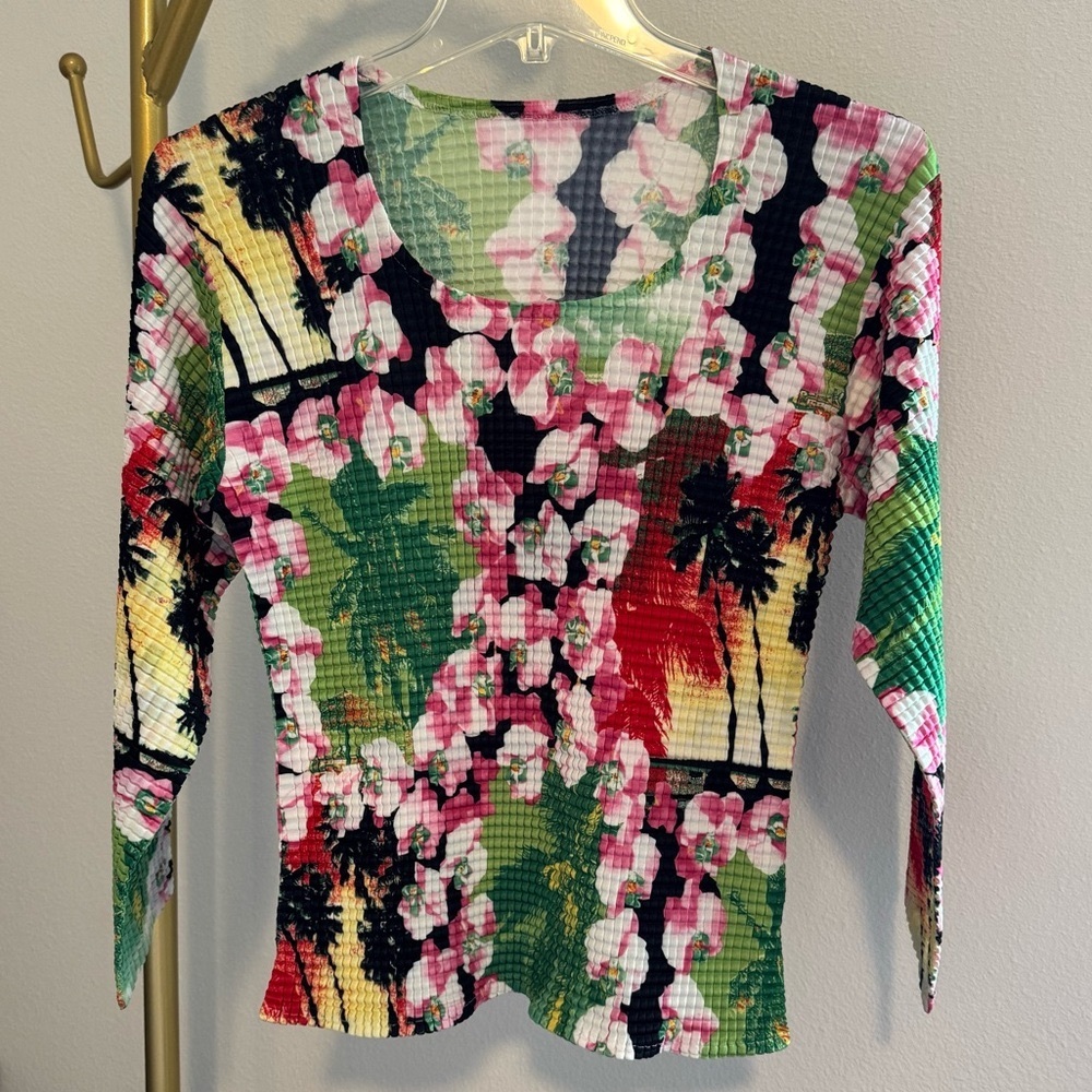Tropical Print Stretchy Popcorn Top - M/L